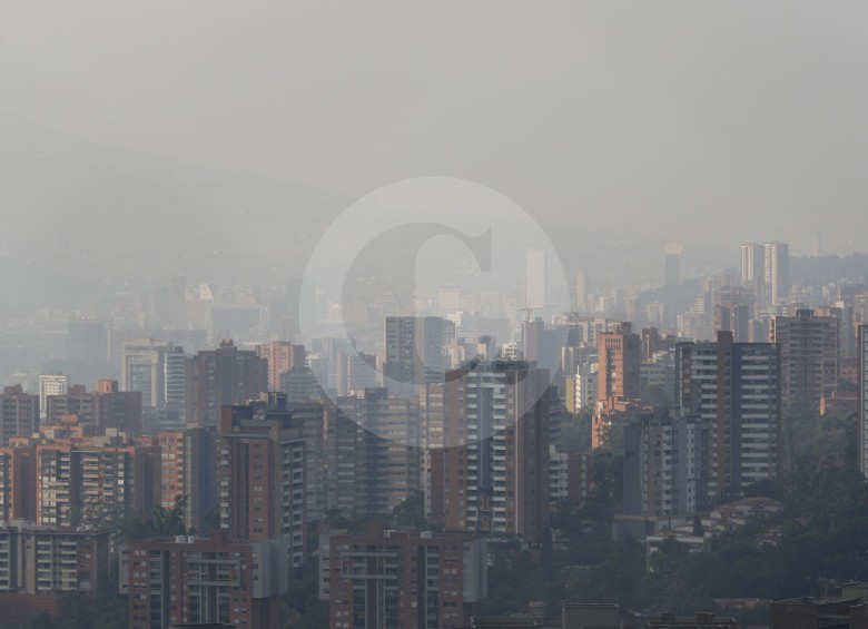 Panorama de la ciudad este 25 de marzo por causa de la contaminación del aire. FOTO MANUEL SALDARRIAGA