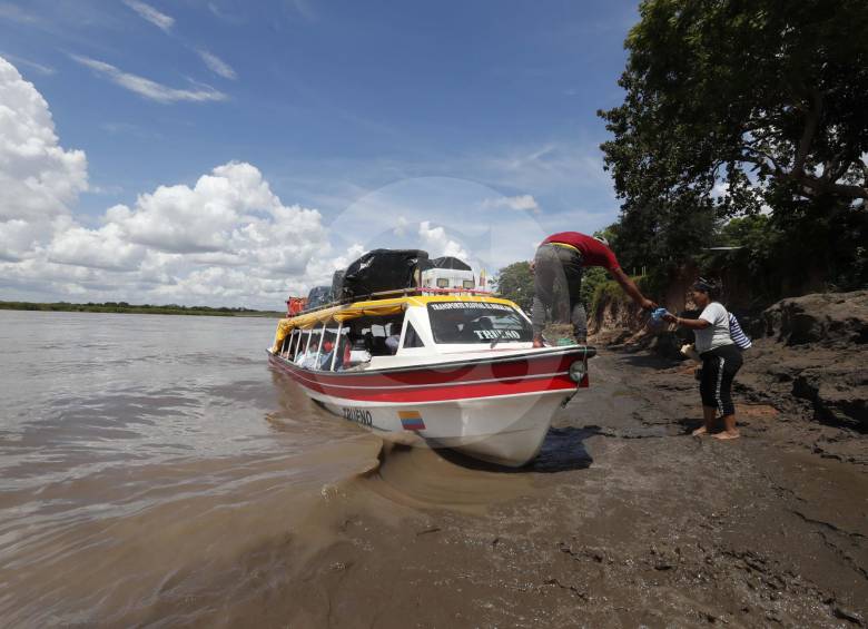 Al municipio de La Primavera, Vichada, se puede llegar por el río Meta. Para quienes viven en la zona rural, llegar hasta el casco urbano puede costar hasta 60 mil pesos trayecto. FOTO Jaime Pérez