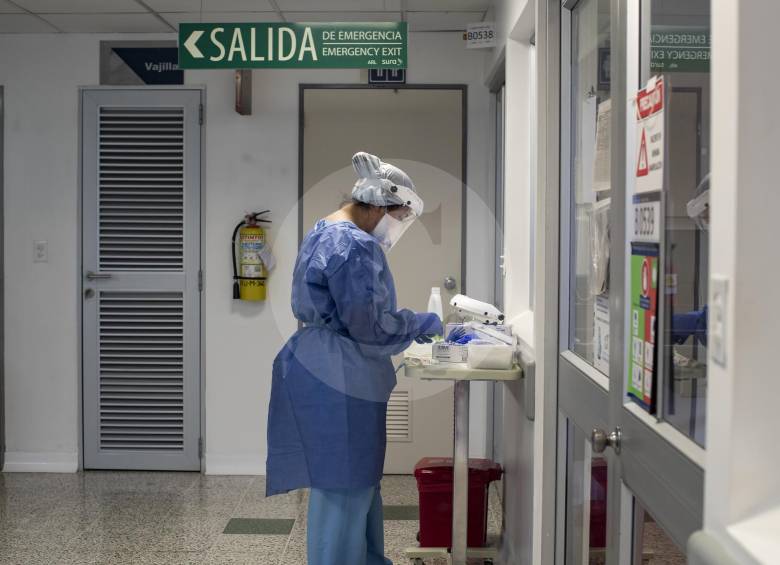 De acuerdo con el reporte de las autoridades, ayer se procesaron 4.387 pruebas y en el acumulado van 129.688 pruebas descartadas. FOTO esteban Vanegas