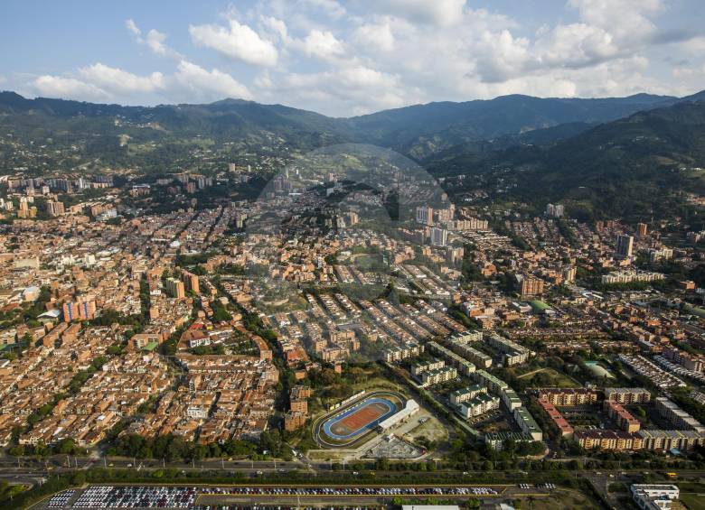 La mayoría de los establecimientos nocturnos de Envigado no respetan el límite de máximo 65 decibeles. FOTO esteban vanegas