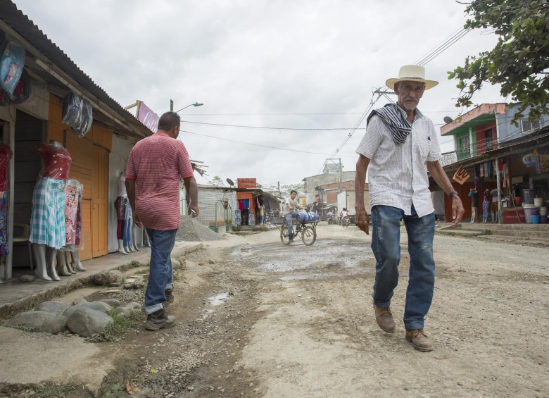En Belén de Bajirá se oficializó el inicio de la demarcación de frontera entre Antioquia y Chocó. FOTO Edwin Bustamante