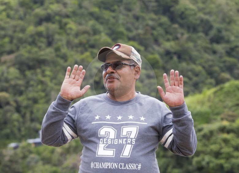 “Agustín Rivera” (48 años) es el comandante del Frente 18 de las Farc desde el 2014, lleva 35 años en la guerrilla. Participaría en política aunque sueña con ser sicólogo.