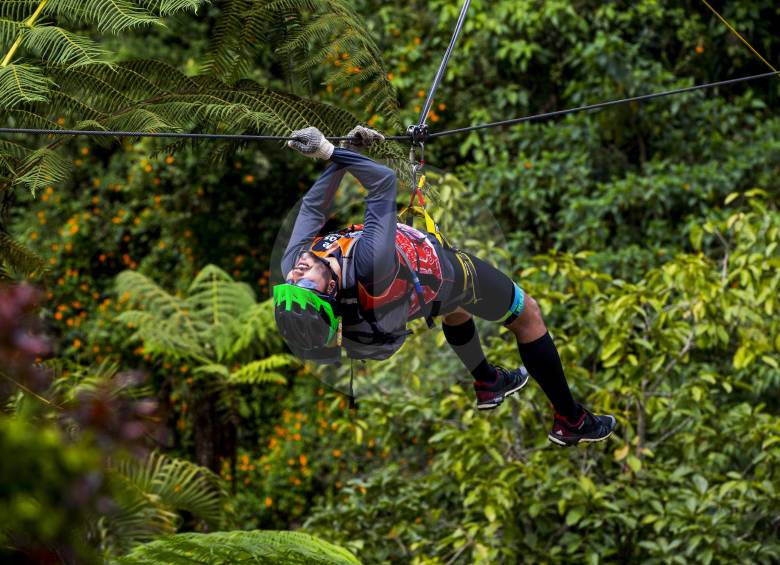 Para competir en 7Cerros se necesitan nervios de acero. Ayer estos audaces atletas fueron aplaudidos. FOTO JAIME PÉREZ