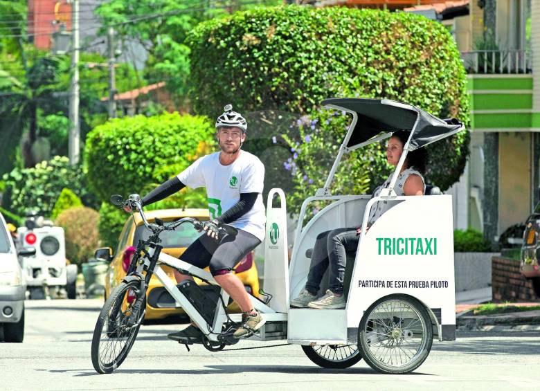 Más Urbano desarrolló el tricitaxi como un prototipo al servicio de Medellín, pero el colectivo no persigue crear una flota para operar el servicio, sino vender la idea. FOTO EDWIN BUSTAMANTE