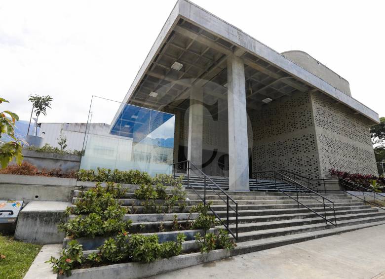 Este es el Centro de Atención Integral para la Mujer y la Familia, una edificación que ya está terminada pero no ha abierto sus puertas. FOTO MANUEL SALDARRIAGA