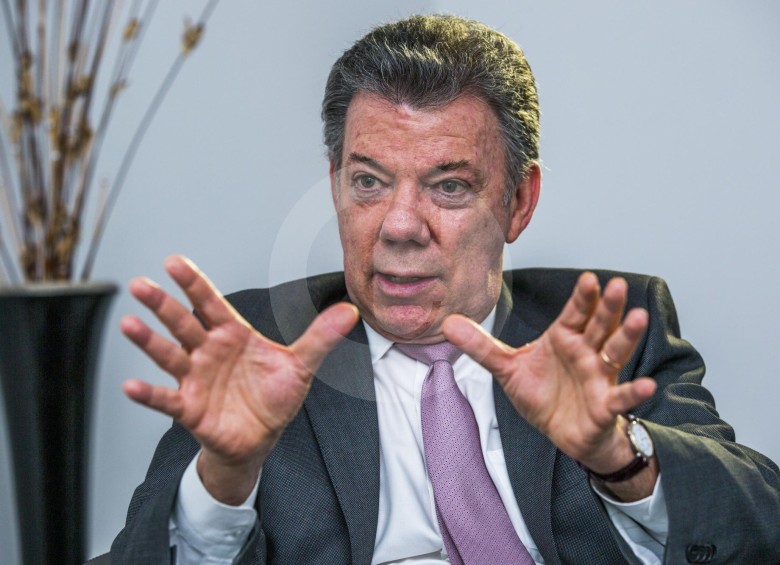 El expresidente Juan Manuel Santos ha afirmado que no conoció el ingreso de dinero de Odebrecht a sus dos campañas presidenciales. “Me acabo de enterar”, aseguró. FOTO Esteban Vanegas
