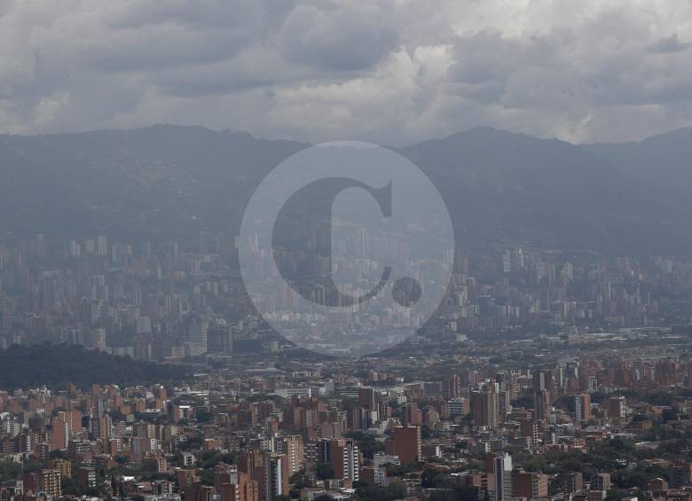 Panorámica de Medellín y su calidad del aire el pasado 23 de septiembre. FOTO MANUEL SALDARRIAGA