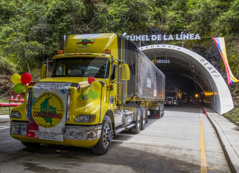 Por el Alto de la Línea cruzan diariamente cerca de 7.000 camiones. El recorrido que hacen, en su gran mayoría en la ruta Bogotá-Buenaventura. FOTO julio herrera