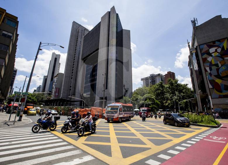 El desarrollo de ciudades como Medellín está forjado en buena medida en el dinamismo que las empresas han imprimido como motores del bienestar. Foto Juliio Cásar Herrera