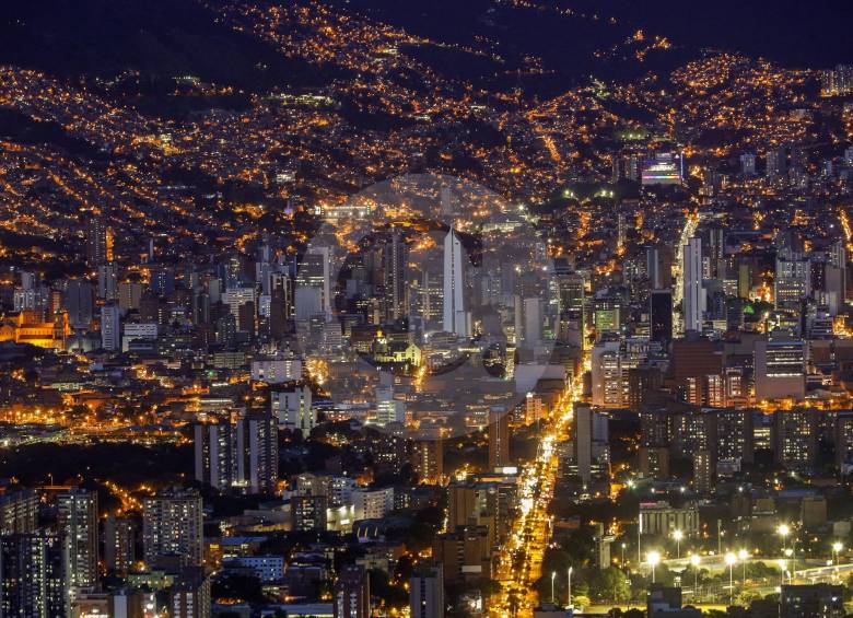 El alcalde Daniel Quintero aseguró que serán inevitables las restricciones para el 24 y 31 de diciembre. FOTO MANUEL SALDARRIAGA