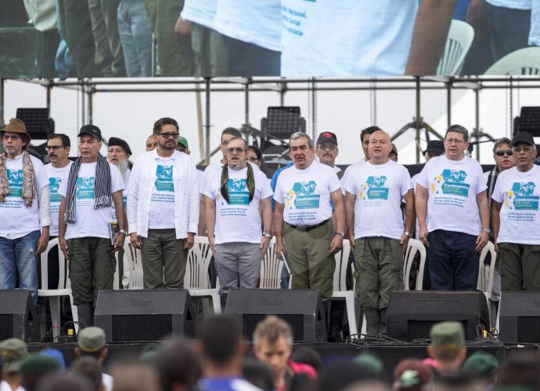 El Partido Fuerza Alternativa Revolucionaria del Común (Farc) nació tras la firma del Acuerdo de Paz con el Gobierno. Imagen de una ceremonia del grupo en los Llanos de Yarí. FOTO esteban vanegas