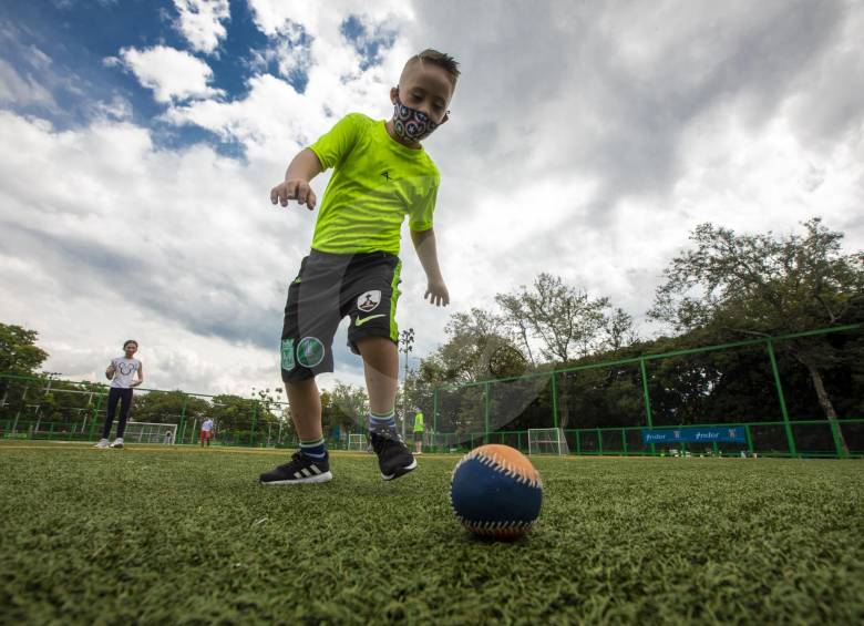 Matías Luciano Carillo Dos Santos vive en Santa Cruz y entrena en la unidad deportiva de Belén, hasta allí llegó para retomar los entrenamientos. FOTO Andrés camilo Suárez 