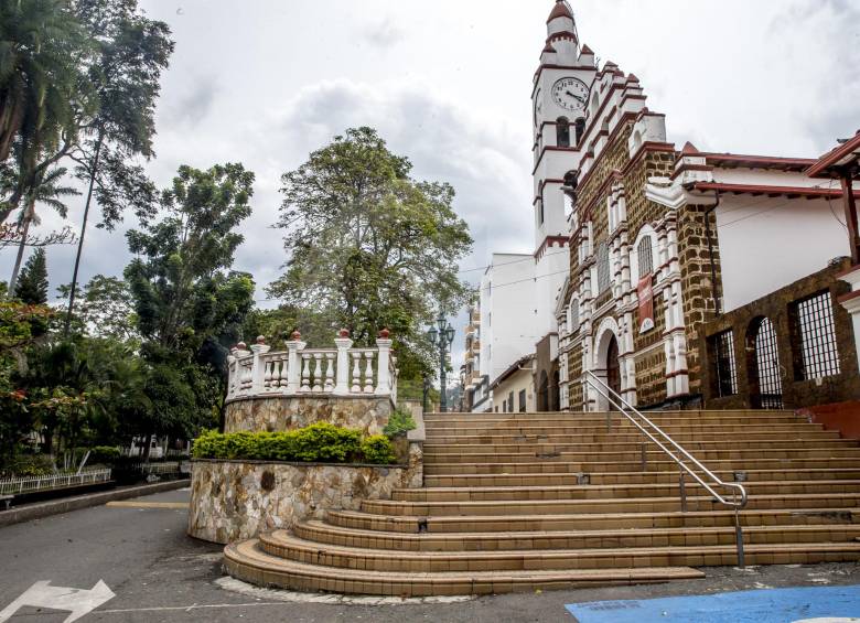 En el norte del Aburrá municipios como Copacabana (foto), Bello y Barbosa estarán cobijados por la medida. El decreto contiene 30 excepciones a la prohibición de circular por las 10 jurisdicciones del área metropolitana. FOTO Juan Antonio Sánchez