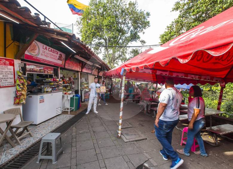 Zona de comidas del Pueblito Paisa. FOTO CARLOS VELÁSQUEZ