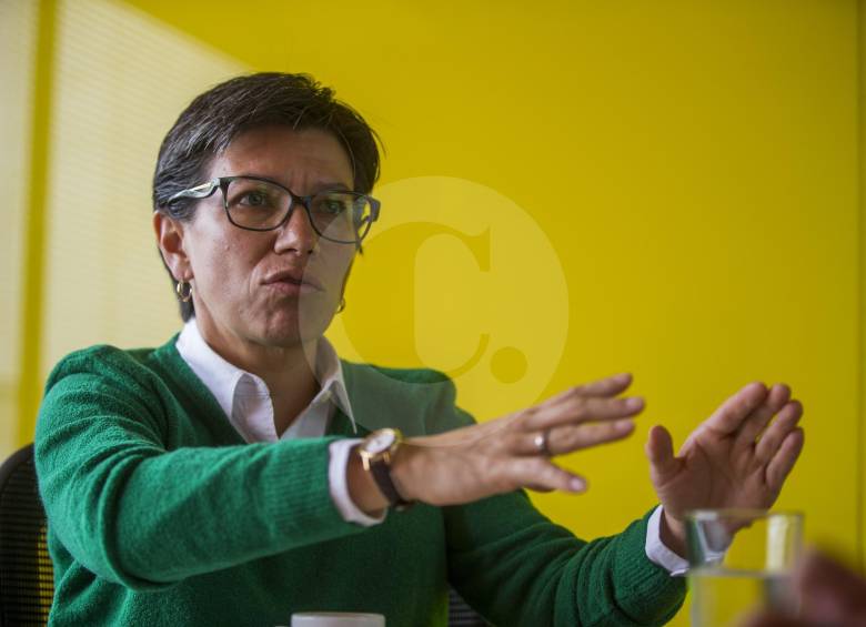 Claudia López ha sido una de las más férreas críticas de la implementación de la Ley de Justicia y Paz que facilitó la desmovilización de los paramilitares. FOTO Esteban Vanegas