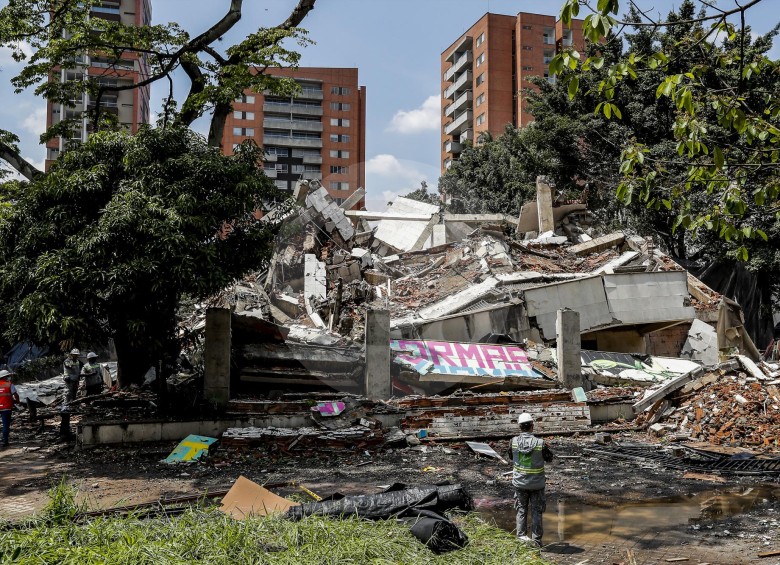 El plazo que se dieron las autoridades de Medellín para la recolección de los escombros del Mónaco es de 60 días. FOTO jaime pérez