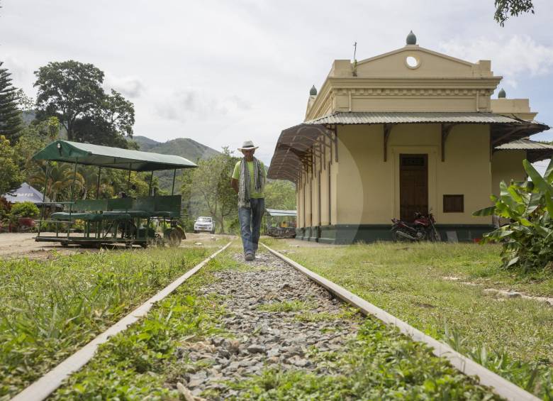 Antigua estación del Ferrocarril de Antioquia conocida como El Limón, en el municipio de Cisneros. FOTO EDWIN BUSTAMANTE