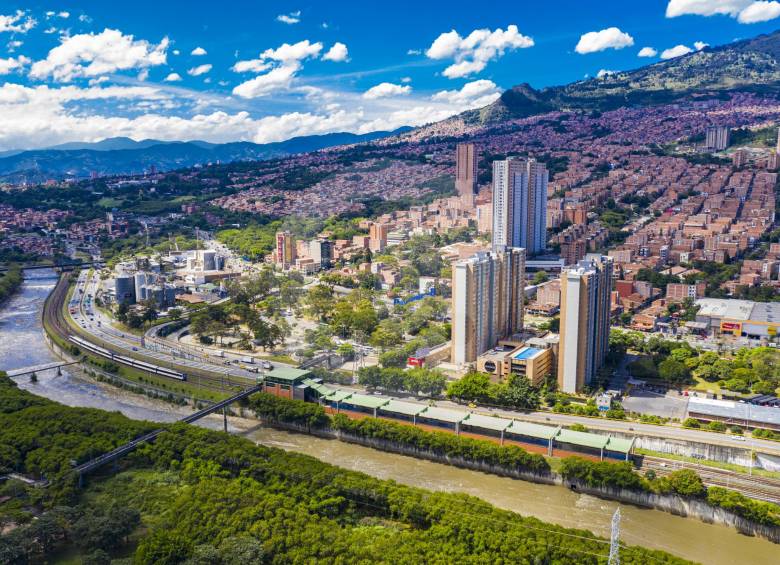 La estación Madera de la Línea A es la tercera en sentido norte-sur y está ubicada al sur del municipio de Bello. Será intervenida en el plan de urbanismo del próximo año FOTO juan david úsuga