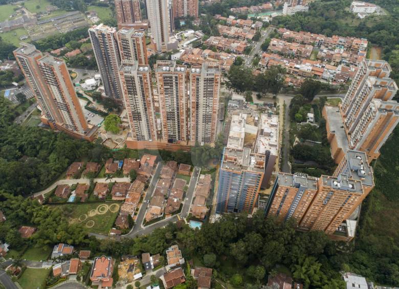 La autoridad catastral debe resolver la solicitud de revisión de los avalúos dentro de los tres meses siguientes a la radicación de la petición del propietario del bien inmueble. FOTO Esteban Vanegas