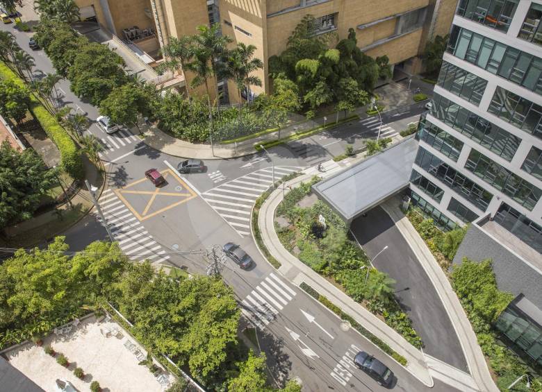 En la calle 7 Sur, en la zona del centro comercial SantaFe, también se realizó un cambio de sentido. FOTO EDWIN BUSTAMANTE