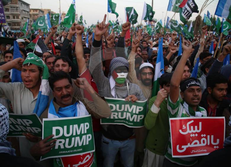 Propalestinos protestan contra decisión de Trump de trasladar embajada a Jerusalén. FOTO EFE