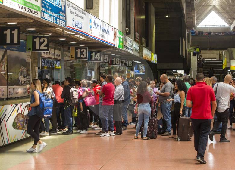 Cerca de 1,6 millones de vehículos transitaron por las carreteras y hubo una disminución de 41 % en lo relacionado con en accidentes de tránsito Foto: Carlos Velásquez. 
