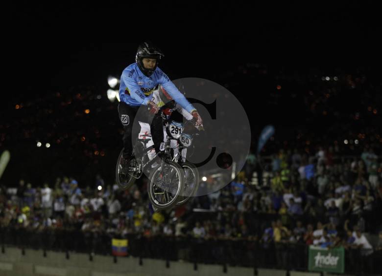 El BMX demostró nuevamente, con su espectacularidad, que tiene mucha afición en la ciudad de Medellín. FOTO jaime pérez