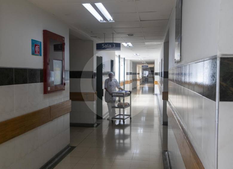 Según la Asociación de hospitales públicos, las deudas llegan a $9,6 billones, por eso ven como una buena noticia que las EPS puedan usar sus “reservas” para pagarles. FOTO manuel saldarriaga
