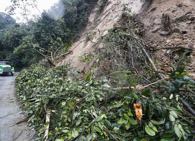 Derrumbe en el Suroeste, entre los municipios de Caldas y Bolombolo, afecta desde la primera semana de mayo.Foto: Manuel Saldarriaga Quintero