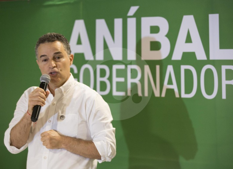 Ante un auditorio lleno, Aníbal Gaviria presentó oficialmente su aspiración para la Gobernación de Antioquia. FOTO Edwin Bustamante