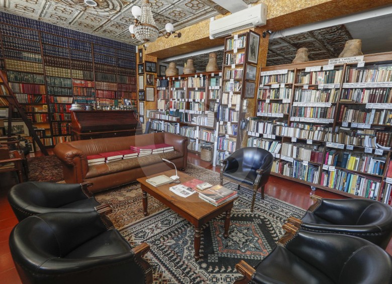 Así luce la biblioteca del Mariscal Robledo, que comenzó a llenarse de libros desde 2011. FOTO MANUEL SALDARRIAGA