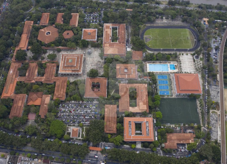El campus de la U. de A., con 25 hectáreas, podría integrarse en un gran parque con otras universidades y parques. FOTO Manuel Saldarriaga