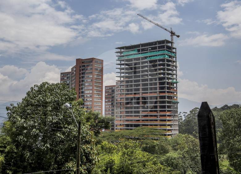 Entre marzo y mayo la construcción generó 23.000 nuevos empleos en el área metropolitana, según el Dane. Foto: Santiago Mesa.