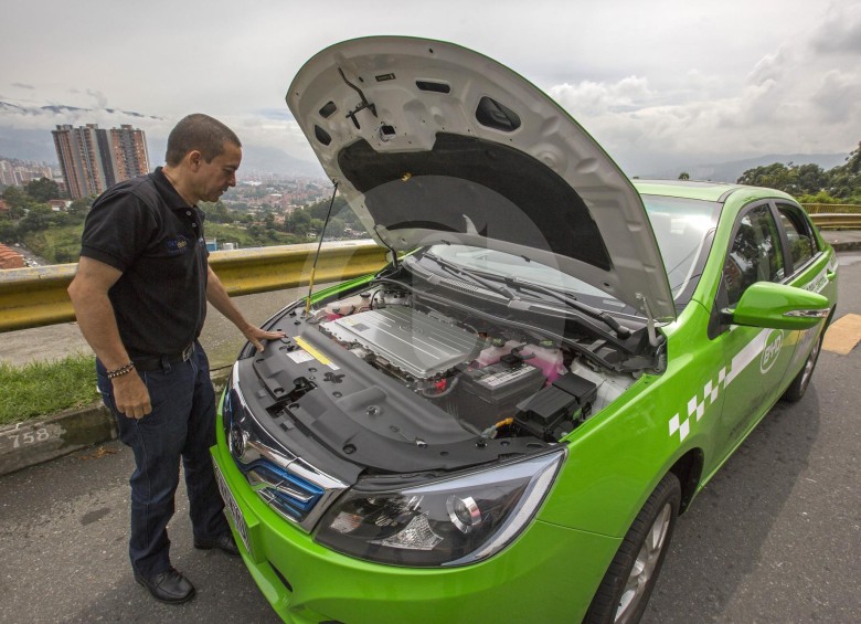En Medellín, diferentes empresas está introduciendo vehículos eléctricos a sus flotas, tanto en sectores de pasajeros como de carga. FOTO Edwin Bustamante