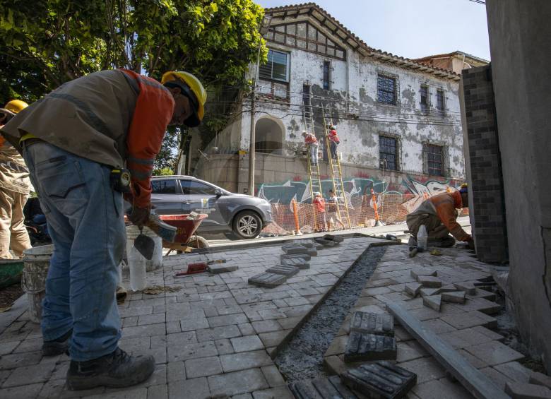 Las obras de paisajismo, espacio público y de fachadas de la zona se realizan en simultáneo. 