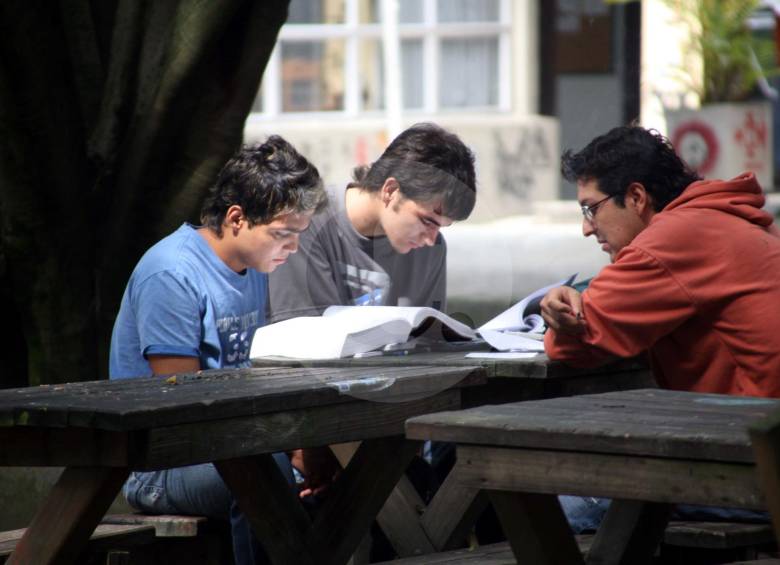 Preste atención a la calidad de quien le ofrece el diplomado, para que ese estudio tenga mejor valoración. FOTO archivo