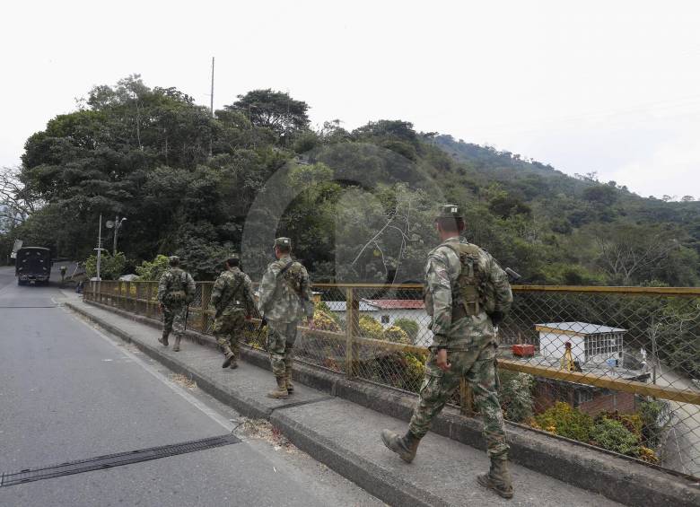 El lote está ubicado frente al estadero Brisas del Cauca. Recibe su nombre porque antes fue una instalación militar. Allá irán familias que están en zona de alto riesgo. FOTO Manuel saldarriaga