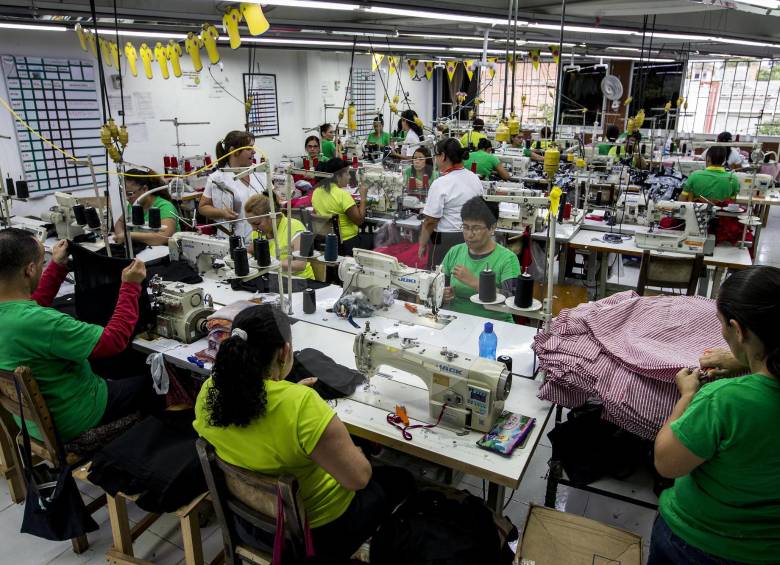 La colección de Custo se cosió con talento local