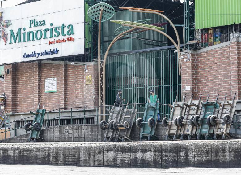 Según Proantioquia el comercio de Medellín pierde a diario $35.012 millones por covid-19. Foto Jaime Pérez