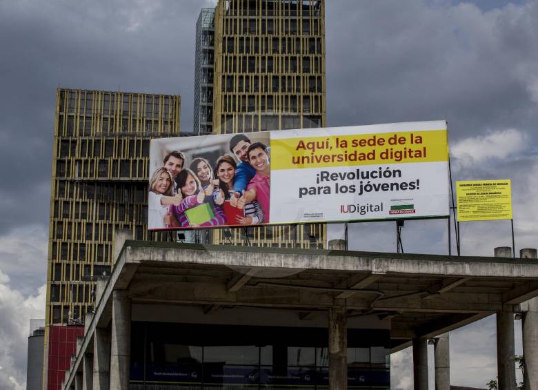La sede administrativa de la institución universitaria está ubicada en uno de los edificios de la Plaza de la Libertad, junto al Centro Administrativo La Alpujarra, en el Centro de Medellín. FOTO JAIME PÉREZ