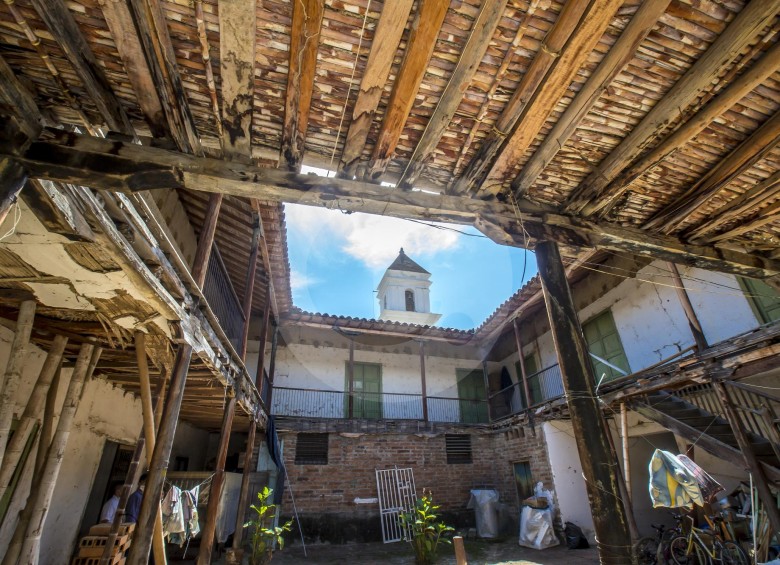 Casa patrimonial de Santa Fe se pierde a pedazos