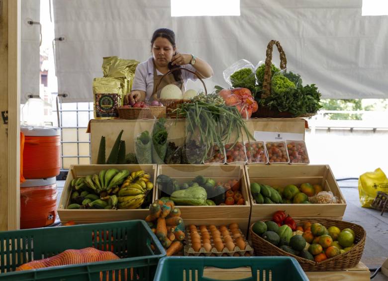 Los Mercados Campesinos de la Alcaldía de Medellín funcionan los sábados y domingos en 21 puntos de la ciudad. En diciembre abrirán dos nuevos lugares. FOTO esteban vanegas