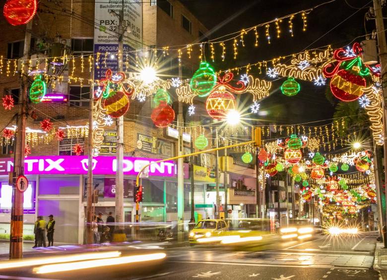 La fiesta de luces se extiende por algunas de las principales vías del municipio.