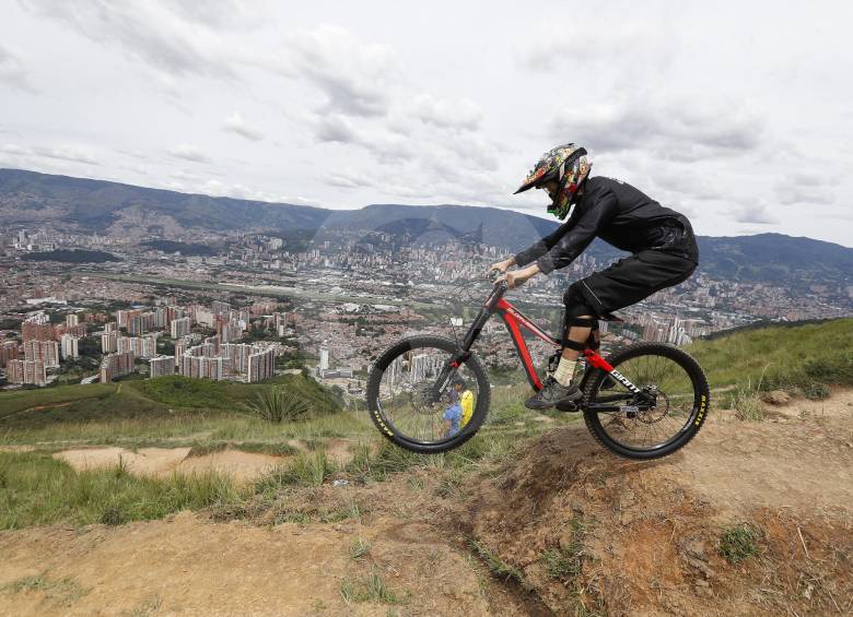 Héctor Carrascal espera hacer menos de tres minutos para aspirar a ser ganador de la prueba de downhill. FOTO manuel saldarriaga 