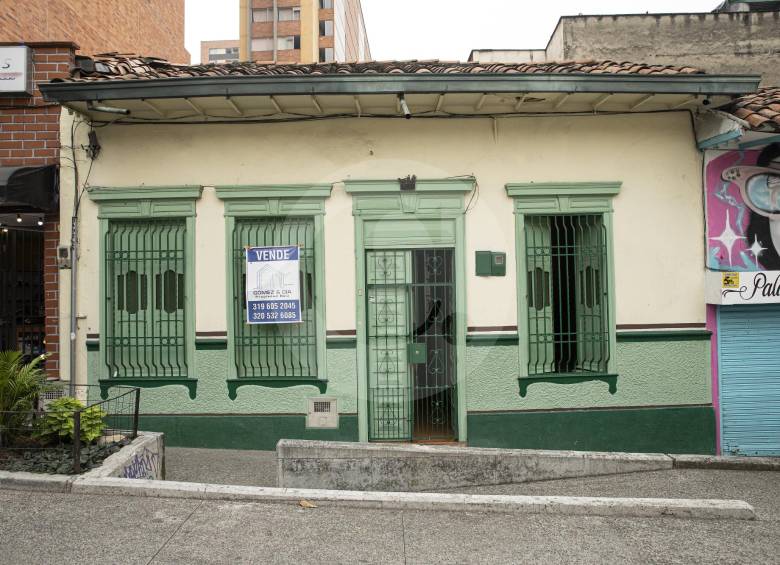 La casa que fue puesta en venta hace varias semanas está ubicada cerca a la estación Bicentenario del tranvía. FOTO Carlos Velásquez