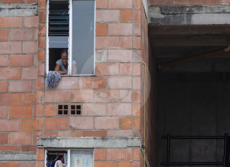 Según el Plan Estratégico Habitacional de Medellín 2030 (PEHMED 2030), en la ciudad había 813.557 viviendas en 2016 y 32.206 tenían déficit cuantitativo. Foto: Edwin Bustamante. 