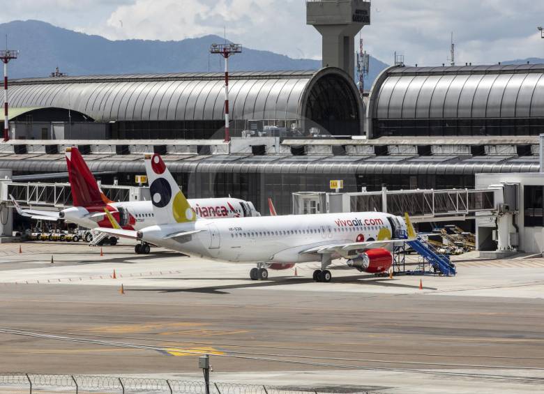 La reactivación de los aeropuertos de Airplan demandó la ejecución de inversiones y adecuaciones para asegurar la salud de los viajeros y los operarios de las terminales. FOTO Camilo Suárez