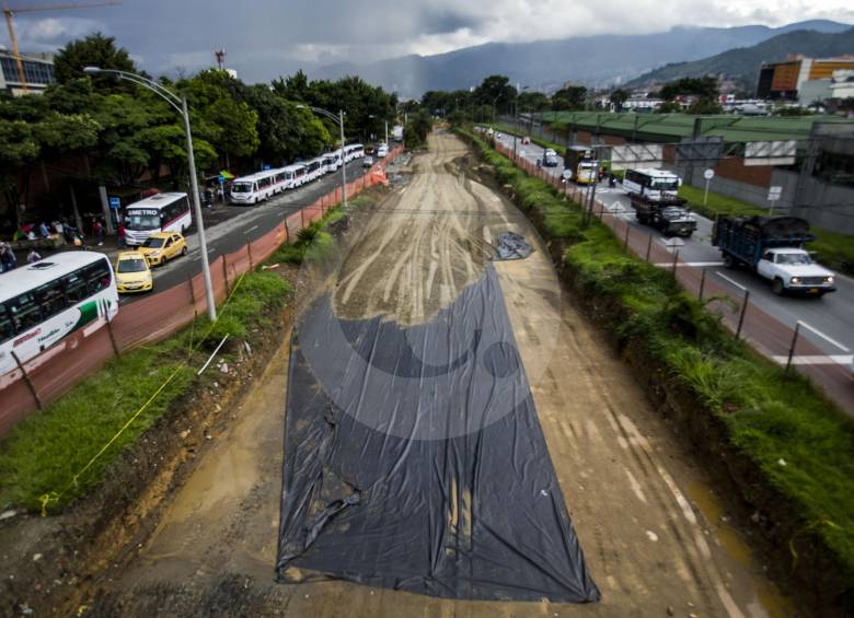 En octubre está prevista la culminación de la ampliación de la Av. Regional. Es ejecutada por el Consorcio Vial 2020, con un costo de $33.304 millones. FOTO JULIO CÉSAR HERRERA