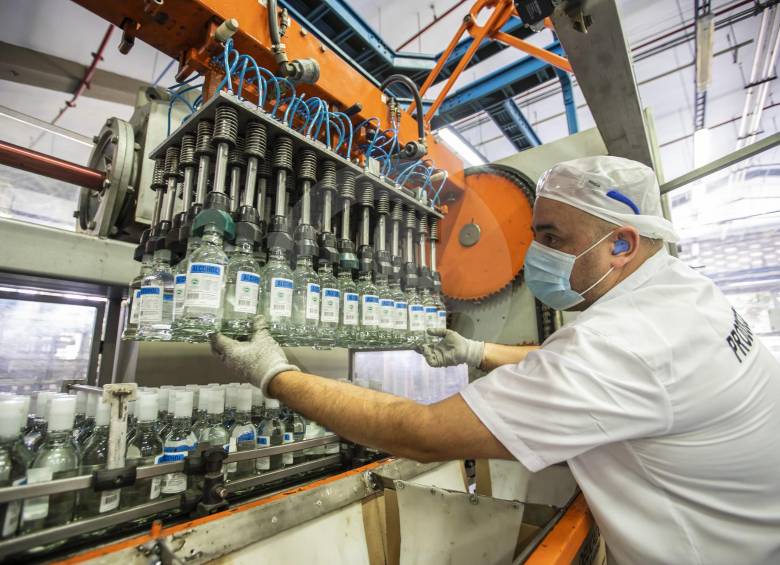 Diputados propusieron a la FLA abrirse a otros productos como vinos o cervezas con su nueva naturaleza. FOTO Carlos Velásquez
