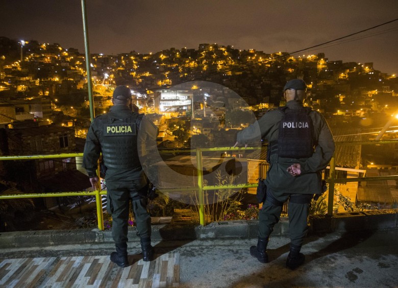 En Medellín han proliferado fiestas clandestinas en residencias y en algunos establecimientos a puerta cerrada, que han debido ser intervenidas por la Policía. FOTO Esteban Vanegas